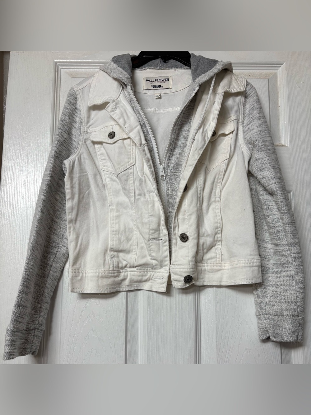 Wallflower Women's White Jacket with Light Gray Knit Sleeves & Hood. Size: M